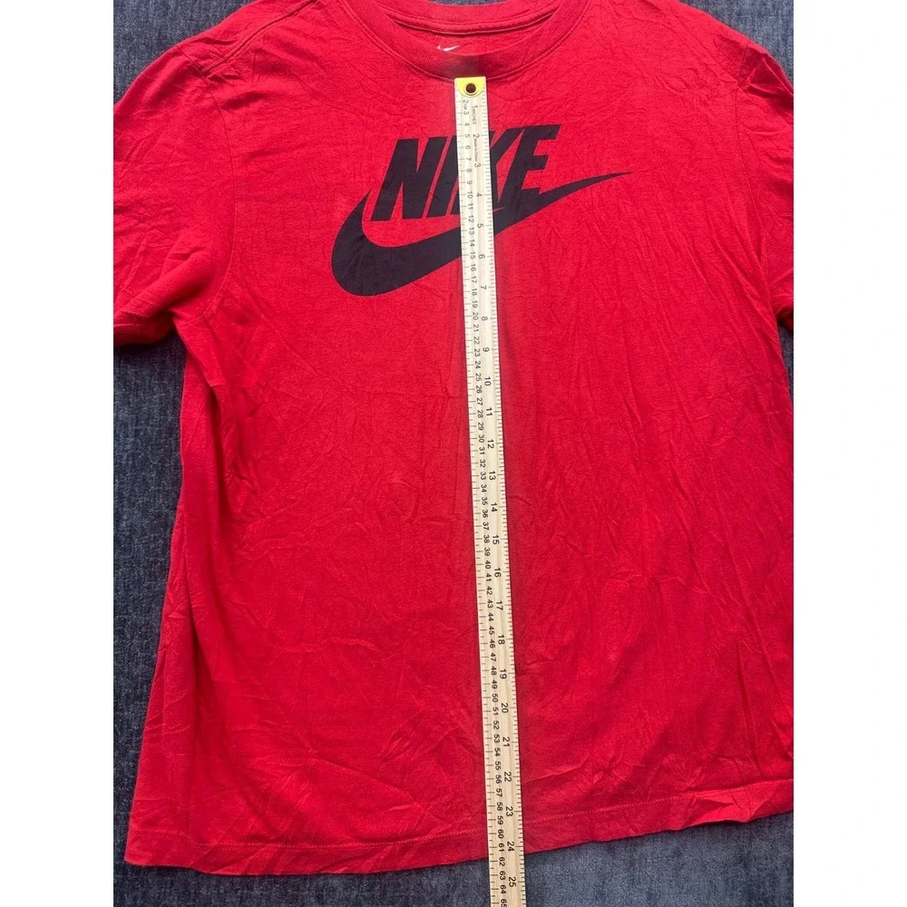 Nike Tee Shirt Mens Large Red Swoosh Graphic Print Logo Crew Neck Short Sleeve
